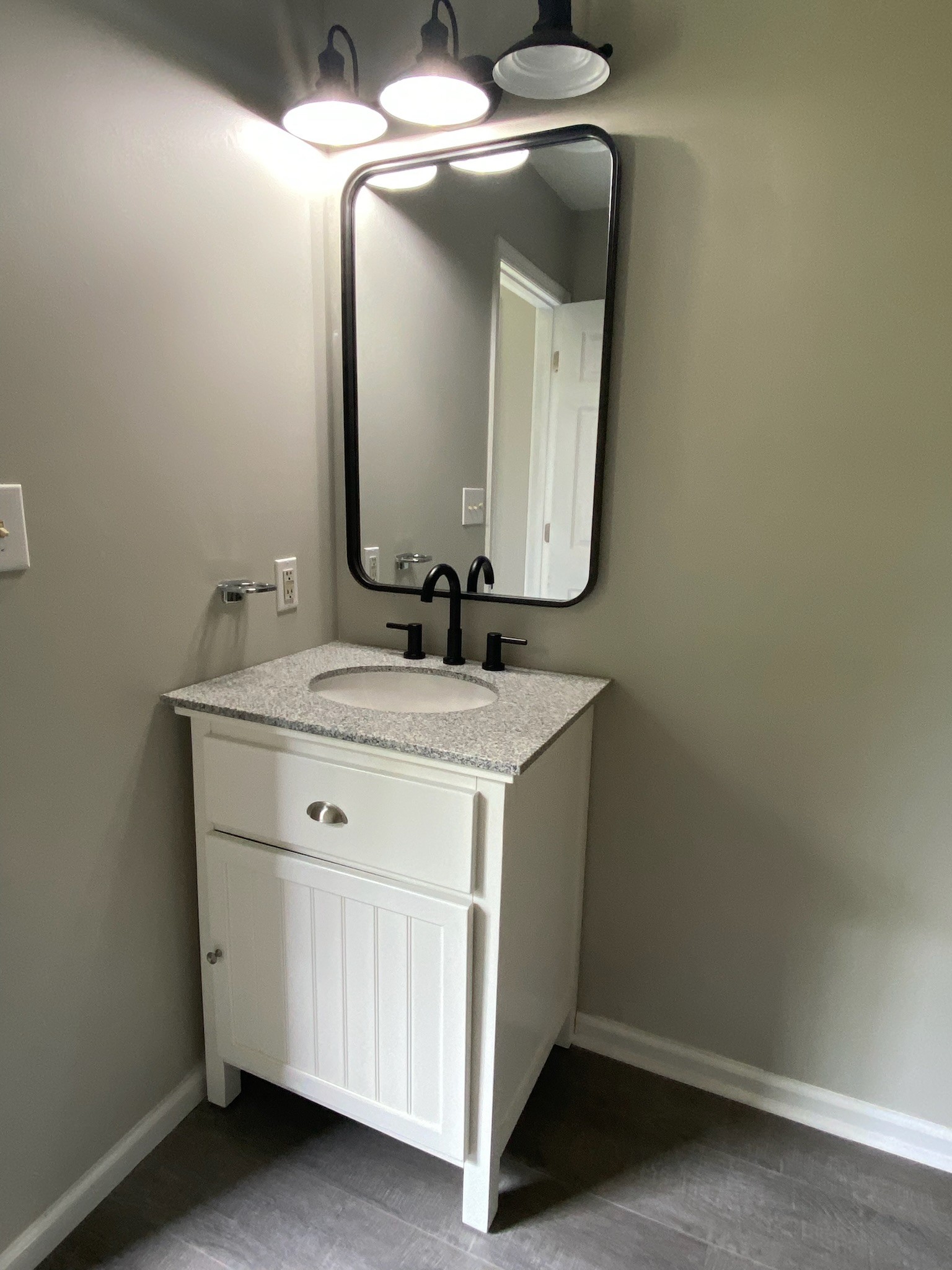 4370 Hardison Mill Road Columbia, TN 38401 - Photo 25 of 37 a bathroom with a sink and a mirror