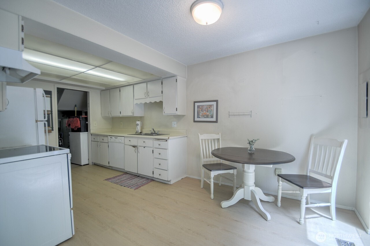7411 Fairview Road Southwest, Unit 24 Olympia, WA 98512 - Photo 4 of 24