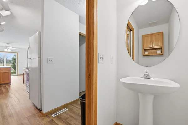 $300,000 | 1673 Lexington Lane, Shakopee, MN 55379