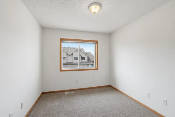 $300,000 | 1673 Lexington Lane, Shakopee, MN 55379