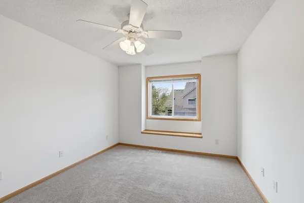 $300,000 | 1673 Lexington Lane, Shakopee, MN 55379