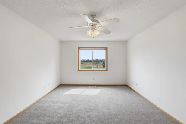 $300,000 | 1673 Lexington Lane, Shakopee, MN 55379