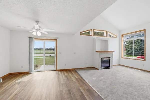 $300,000 | 1673 Lexington Lane, Shakopee, MN 55379