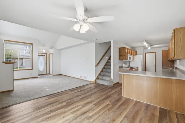 $300,000 | 1673 Lexington Lane, Shakopee, MN 55379