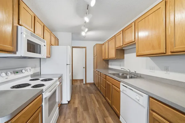 $300,000 | 1673 Lexington Lane, Shakopee, MN 55379