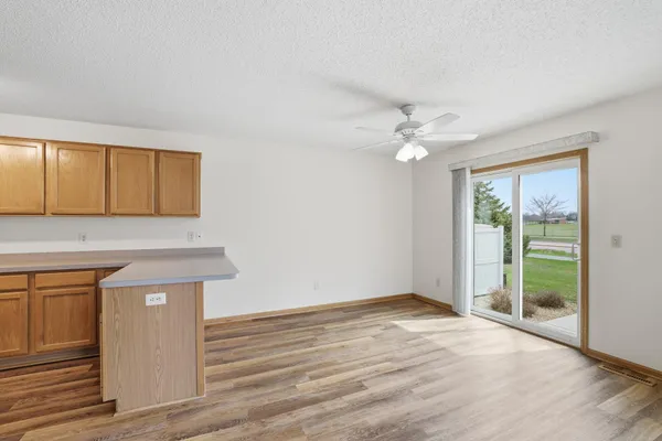 $300,000 | 1673 Lexington Lane, Shakopee, MN 55379