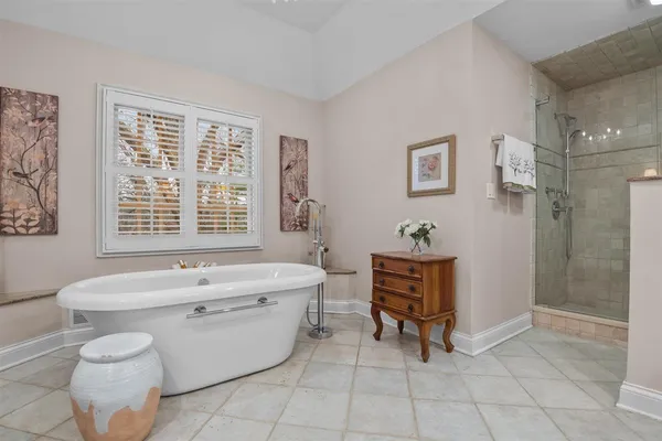 $998,000 | 852 Gloucester Crossing, Lake Forest, IL 60045
