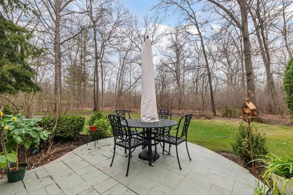 $998,000 | 852 Gloucester Crossing, Lake Forest, IL 60045