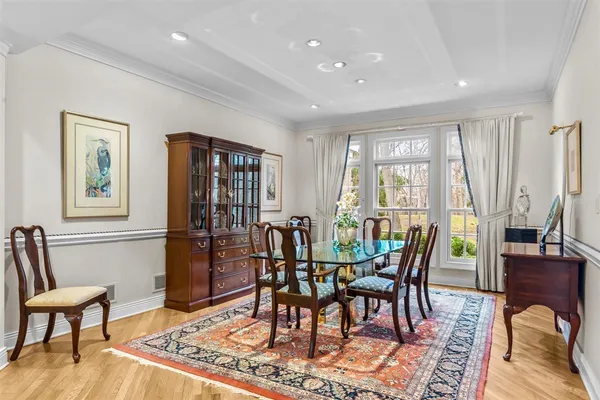 $998,000 | 852 Gloucester Crossing, Lake Forest, IL 60045