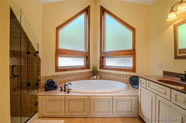 $2,199,900 | 196 Sylvan Hills Road, Linn Creek, MO 65052