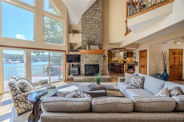 $2,199,900 | 196 Sylvan Hills Road, Linn Creek, MO 65052