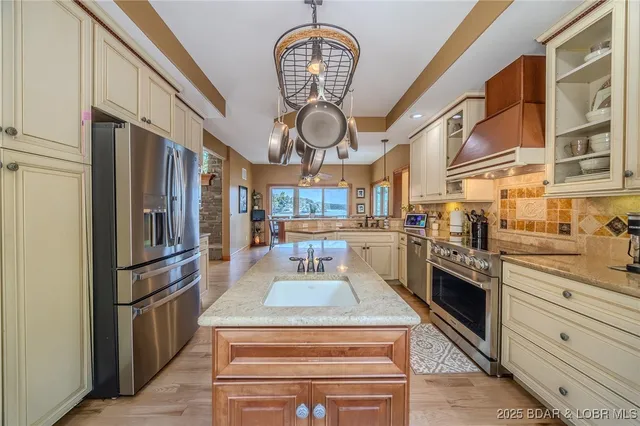 $2,199,900 | 196 Sylvan Hills Road, Linn Creek, MO 65052