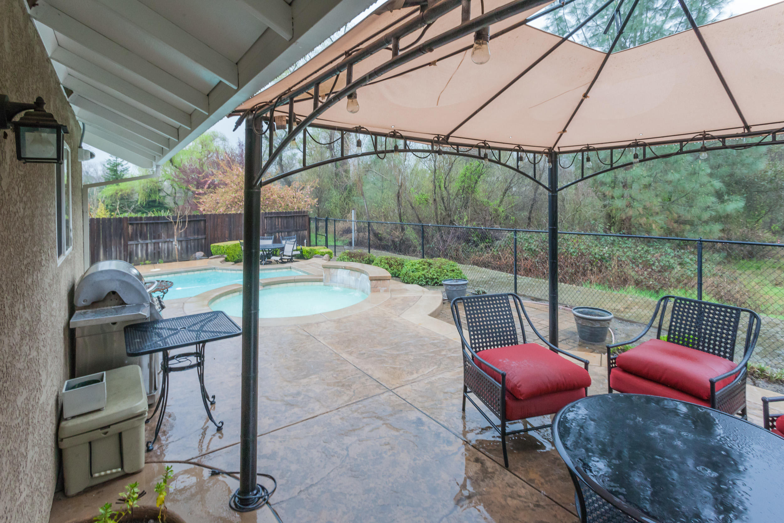 7740 Pit Road Redding, CA 96001 - Photo 18 of 23 a view of an outdoor sitting area