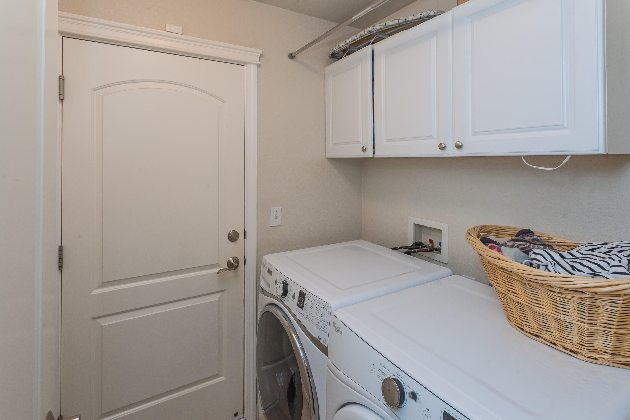 7740 Pit Road Redding, CA 96001 - Photo 10 of 23 a utility room with dryer and washer