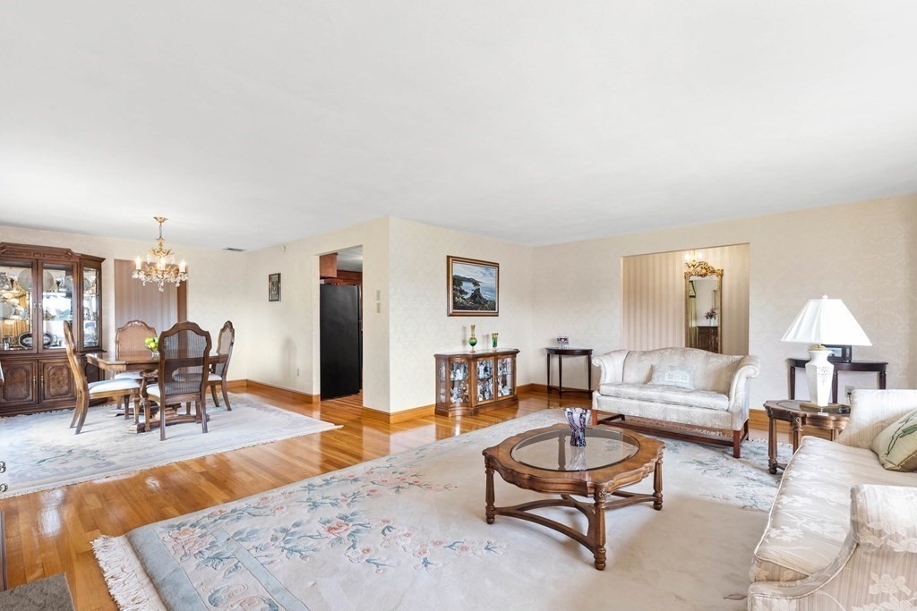 9 Fairlane Road Stoneham, MA 02180 - Photo 3 of 33 Gallery Image 3