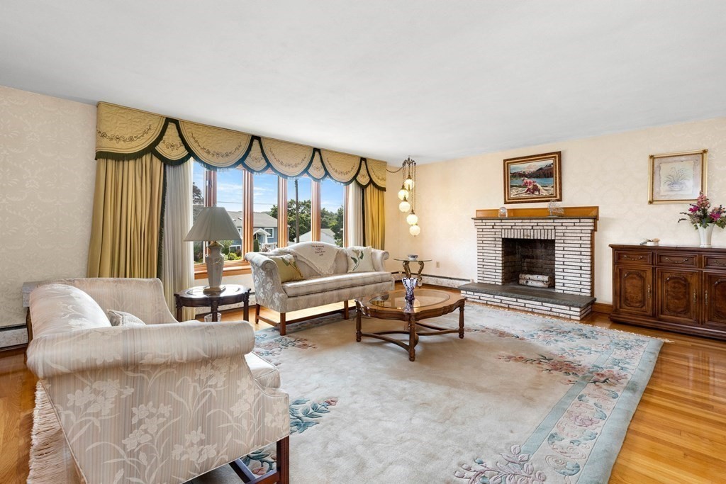 9 Fairlane Road Stoneham, MA 02180 - Photo 4 of 33 Gallery Image 4