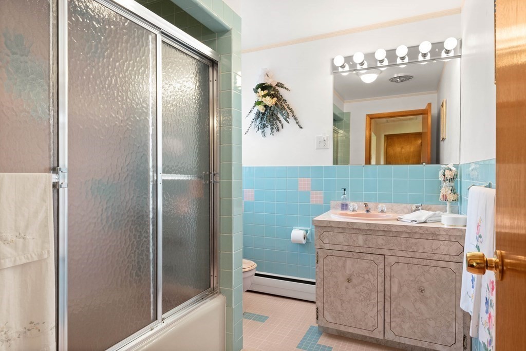 9 Fairlane Road Stoneham, MA 02180 - Photo 10 of 33 Gallery Image 10