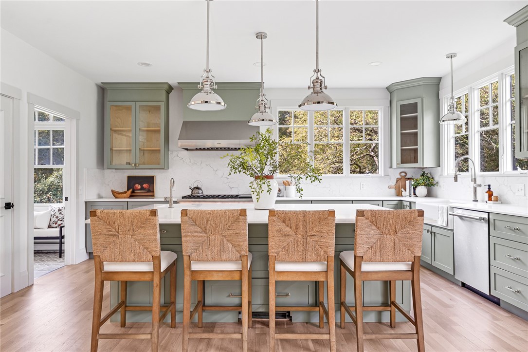 229 Saugatucket Road South Kingstown, RI 02879 - Photo 18 of 48
