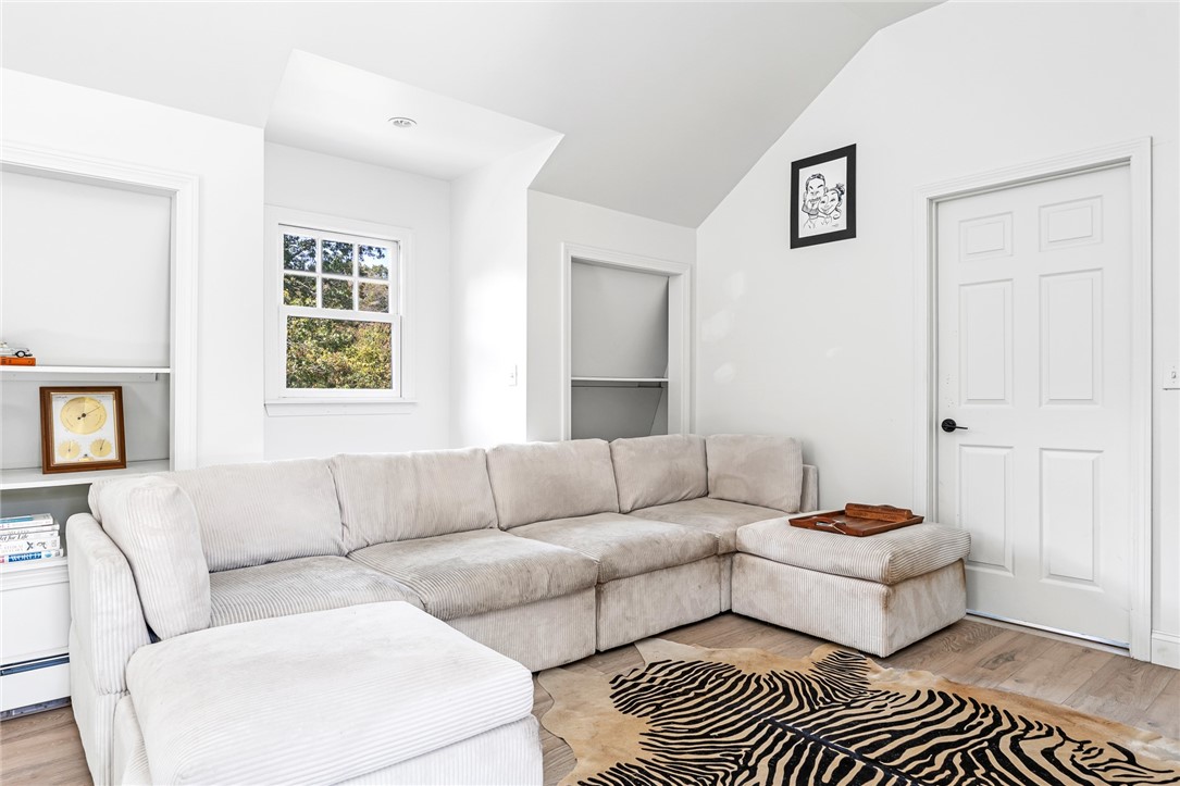 229 Saugatucket Road South Kingstown, RI 02879 - Photo 41 of 48 Guest House Living Room