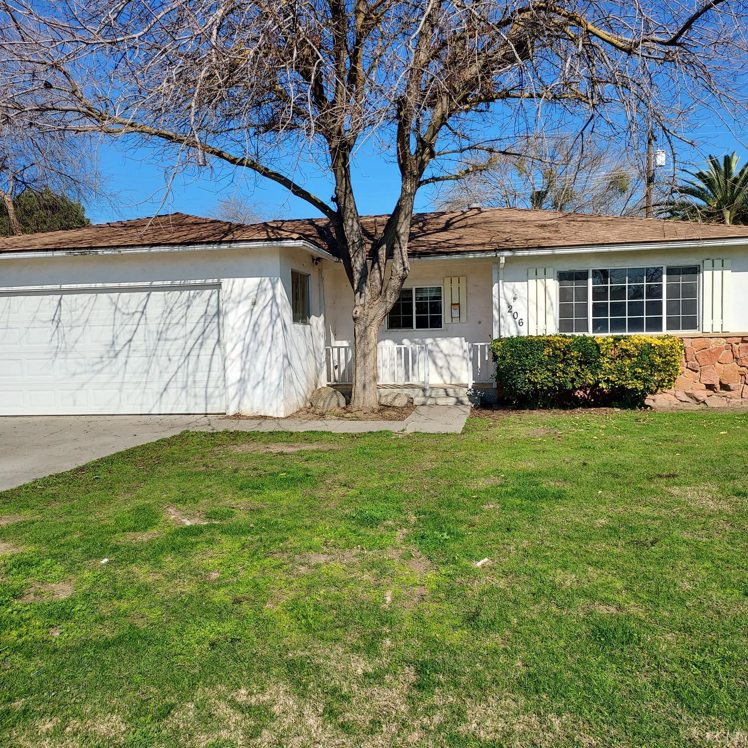 206 West Spring Lane Lemoore, CA 93245 - Photo 2 of 23 Gallery Image 2