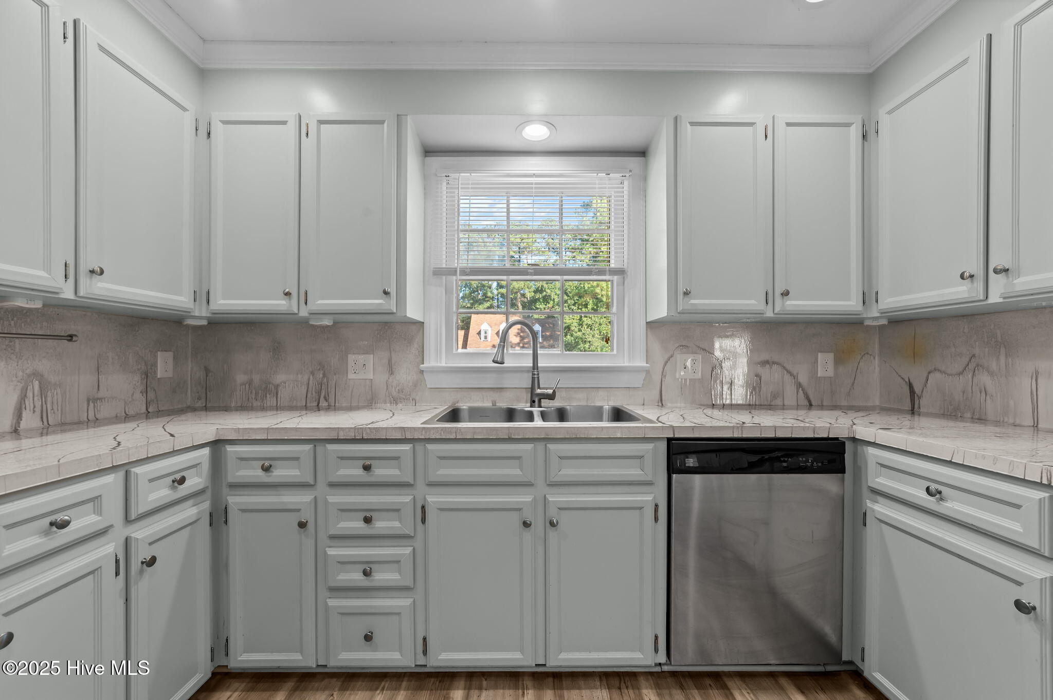 407 Cedarhurst Road Greenville, NC 27834 - Photo 16 of 51 29-web-or-mls-LHV_9446