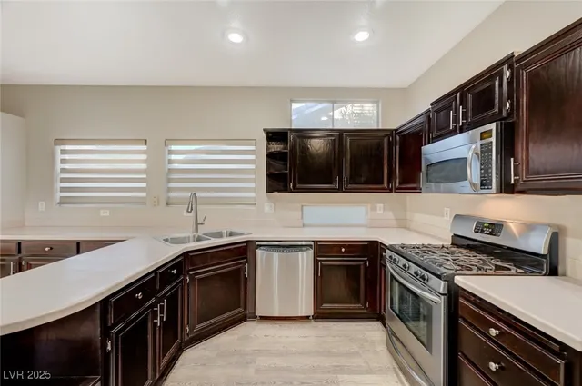 $2,255 | 8116 Squaw Springs Lane, Las Vegas, NV 89131