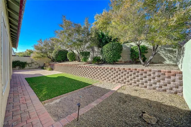 $2,255 | 8116 Squaw Springs Lane, Las Vegas, NV 89131