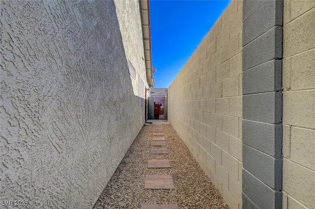 $2,255 | 8116 Squaw Springs Lane, Las Vegas, NV 89131