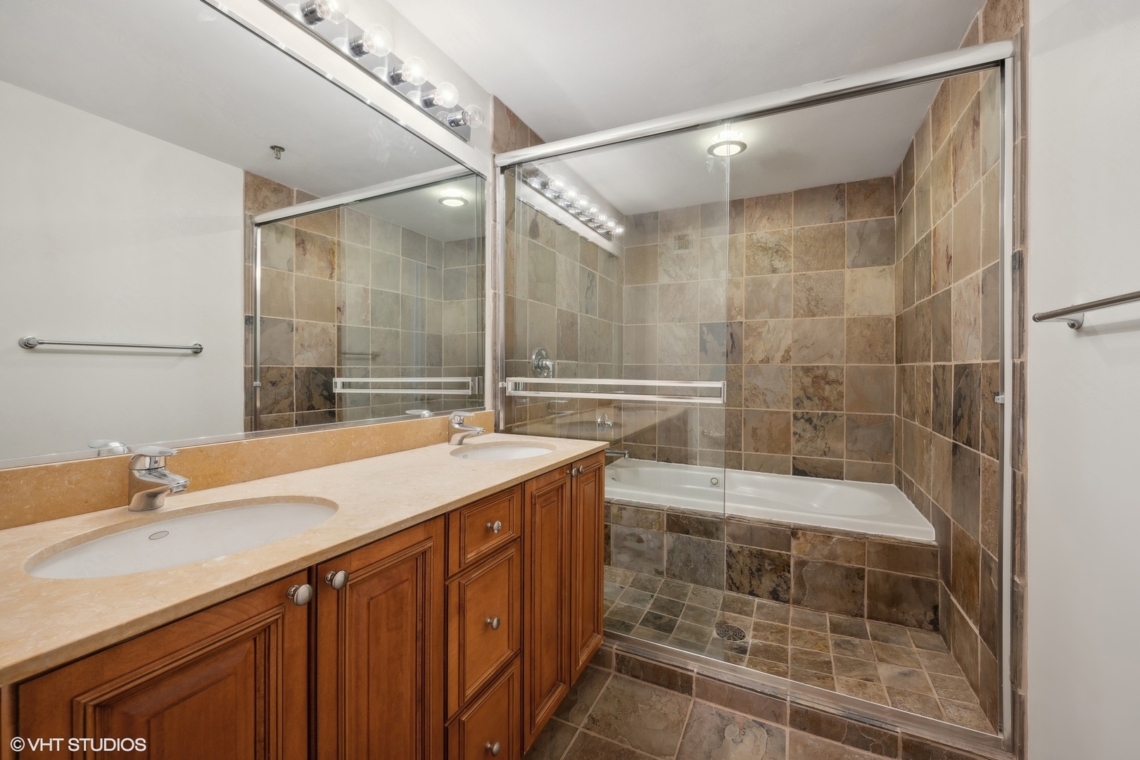 701 South Wells Street, Unit 2006 Chicago, IL 60607 - Photo 13 of 28 Gallery Image 13