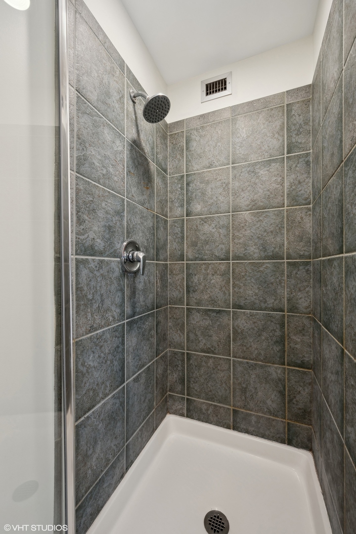 701 South Wells Street, Unit 2006 Chicago, IL 60607 - Photo 18 of 28 Gallery Image 18