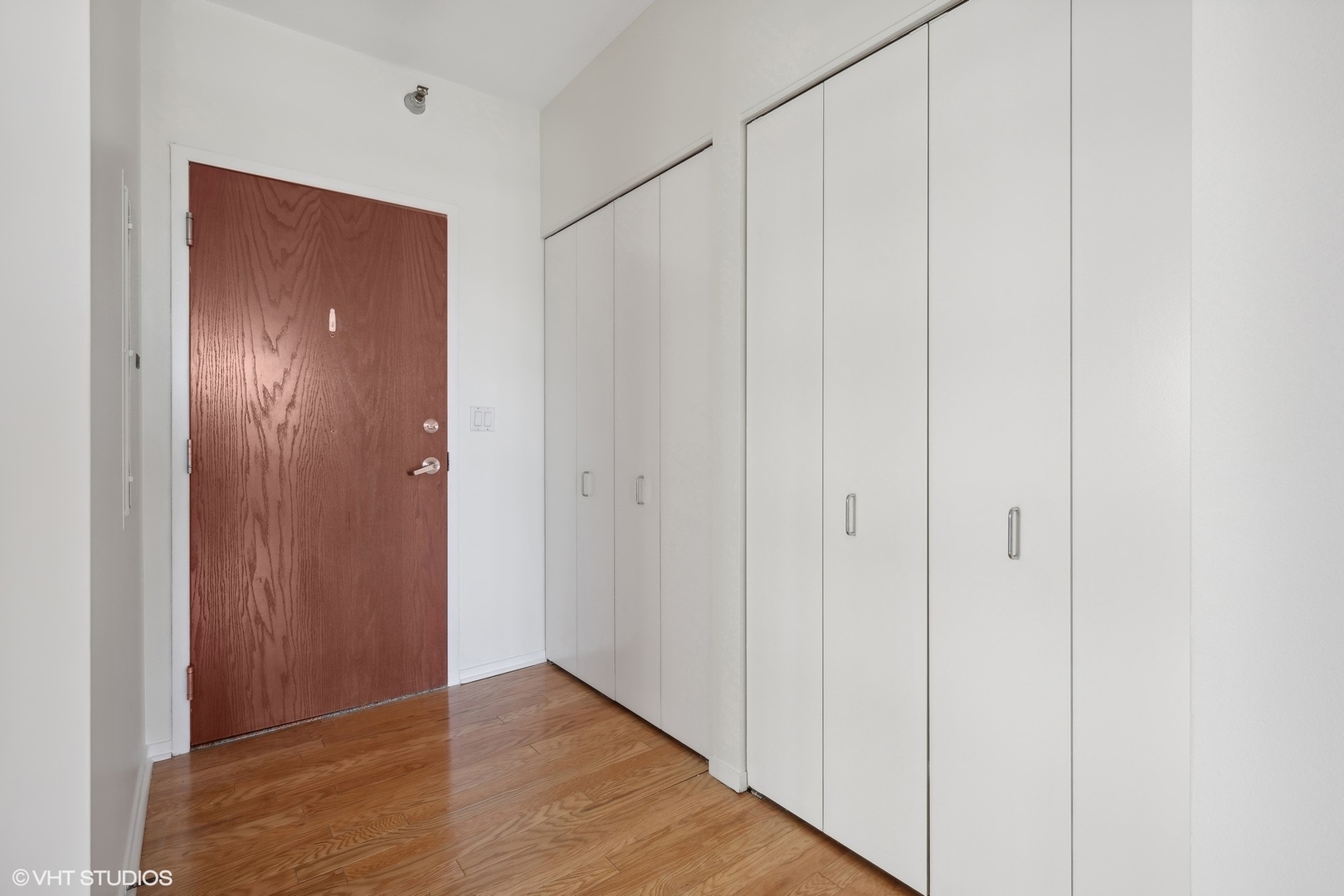 701 South Wells Street, Unit 2006 Chicago, IL 60607 - Photo 3 of 28 Gallery Image 3