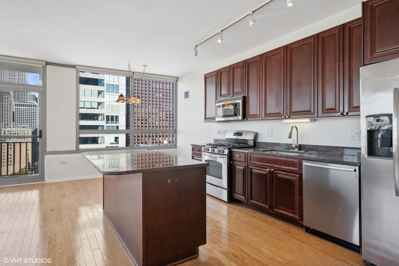701 South Wells Street, Unit 2006 Chicago, IL 60607 - Photo 5 of 28 Gallery Image 5
