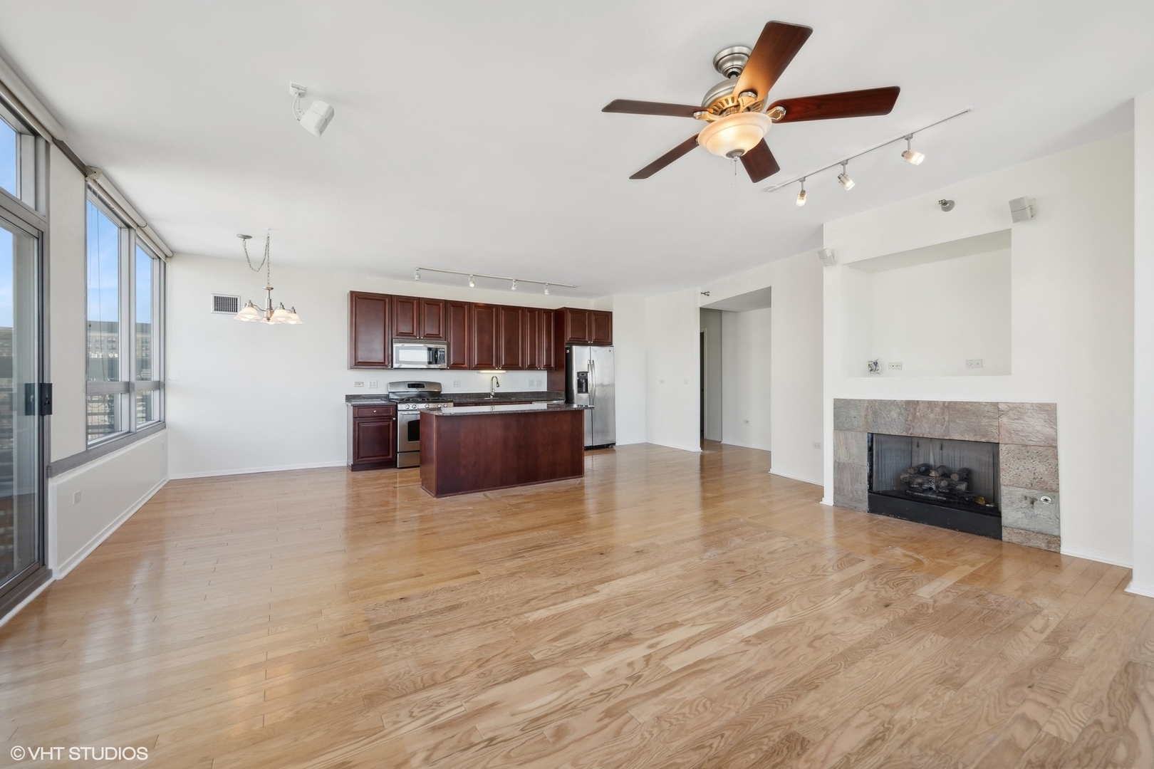 701 South Wells Street, Unit 2006 Chicago, IL 60607 - Photo 9 of 28 Gallery Image 9