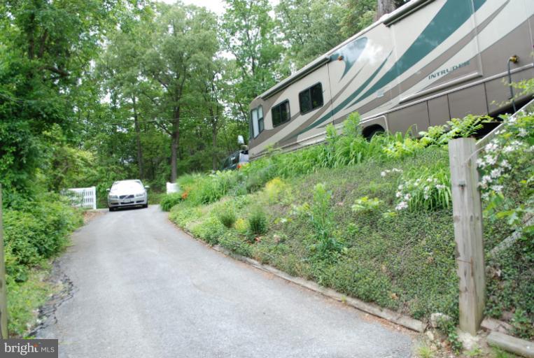 8049 Long Hill Road Pasadena, MD 21122 - Photo 11 of 28 Driveway