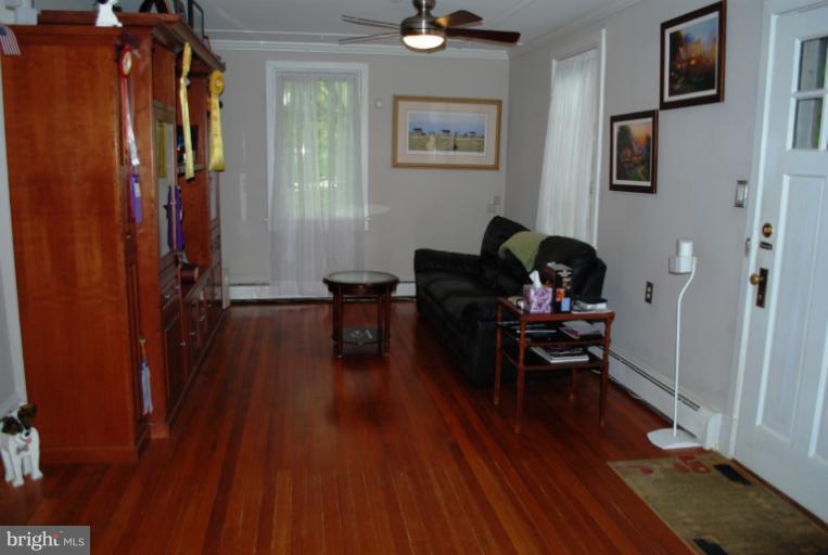 8049 Long Hill Road Pasadena, MD 21122 - Photo 15 of 28 Living Room