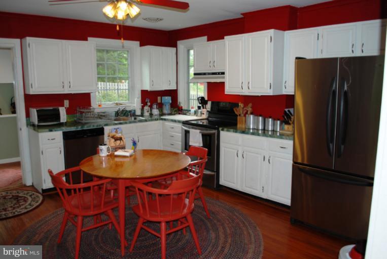 8049 Long Hill Road Pasadena, MD 21122 - Photo 16 of 28 Kitchen