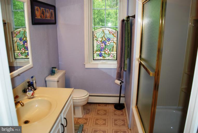 8049 Long Hill Road Pasadena, MD 21122 - Photo 18 of 28 Bath