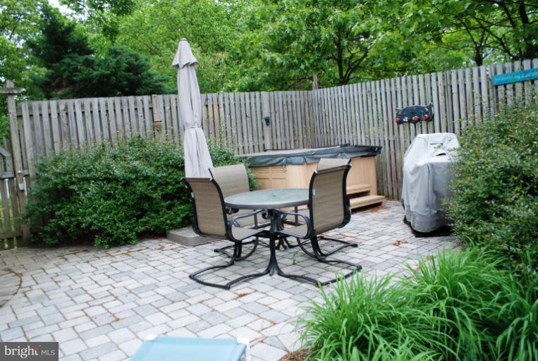 8049 Long Hill Road Pasadena, MD 21122 - Photo 4 of 28 Stone patio