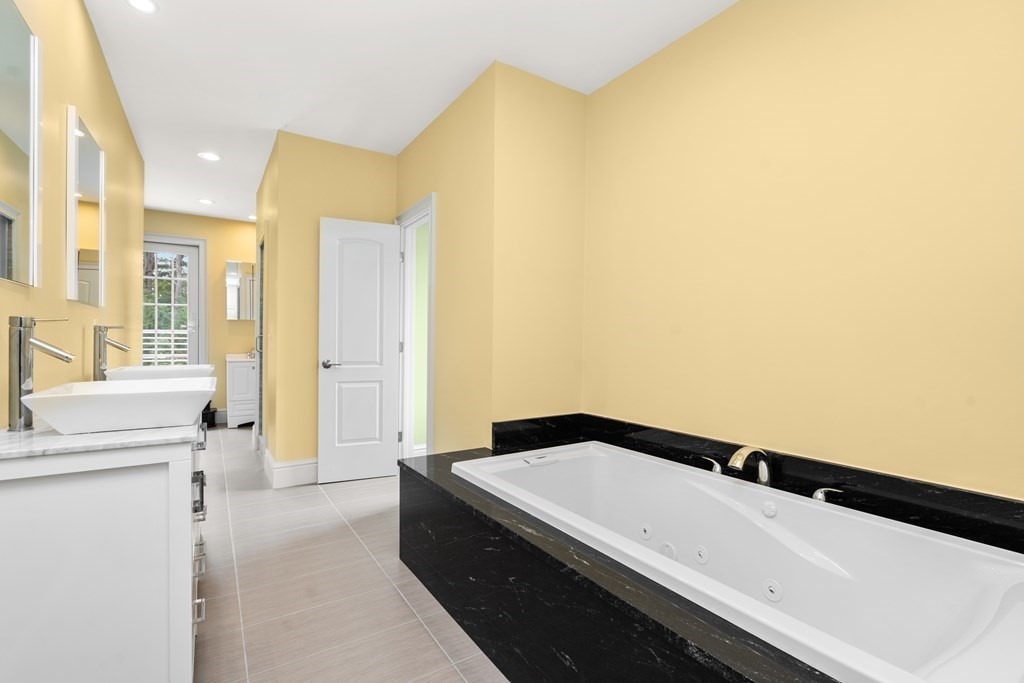 249 Prospect Street Auburn, MA 01501 - Photo 29 of 41