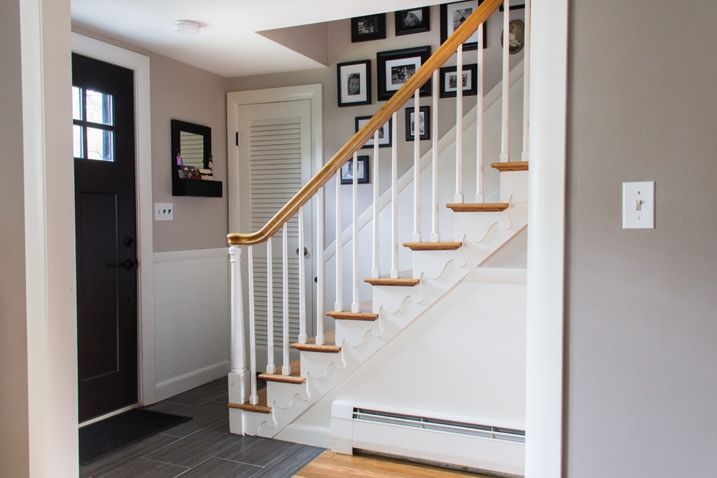 55 Kenneth Road Marblehead, MA 01945 - Photo 2 of 26