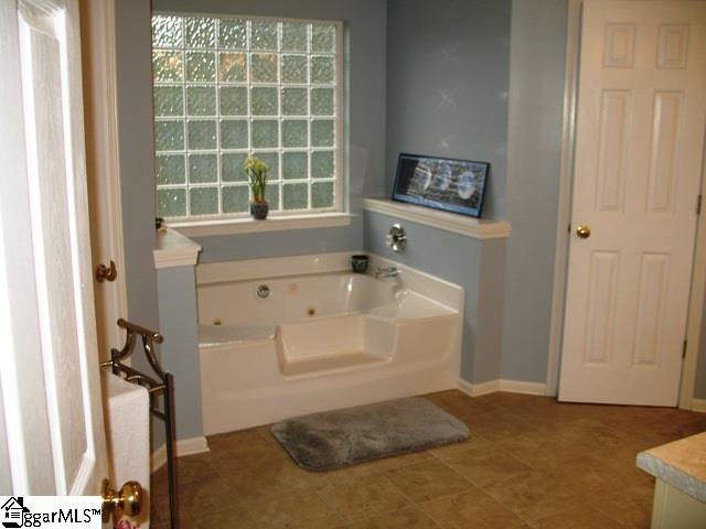 246 Newton Road Seneca, SC 29678 - Photo 25 of 34 Gallery Image 25