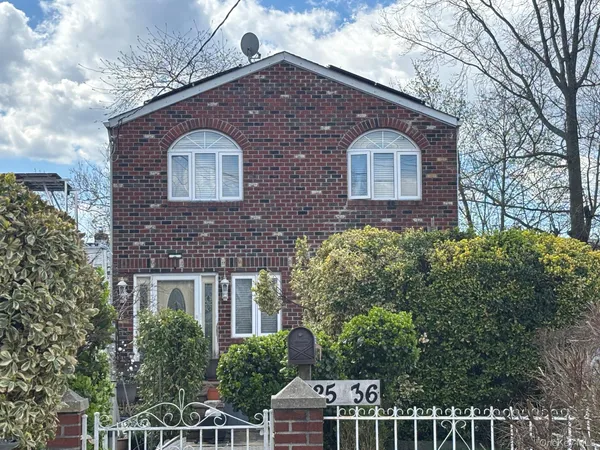 $879,999 | 225-36 113th Avenue | Queens Village