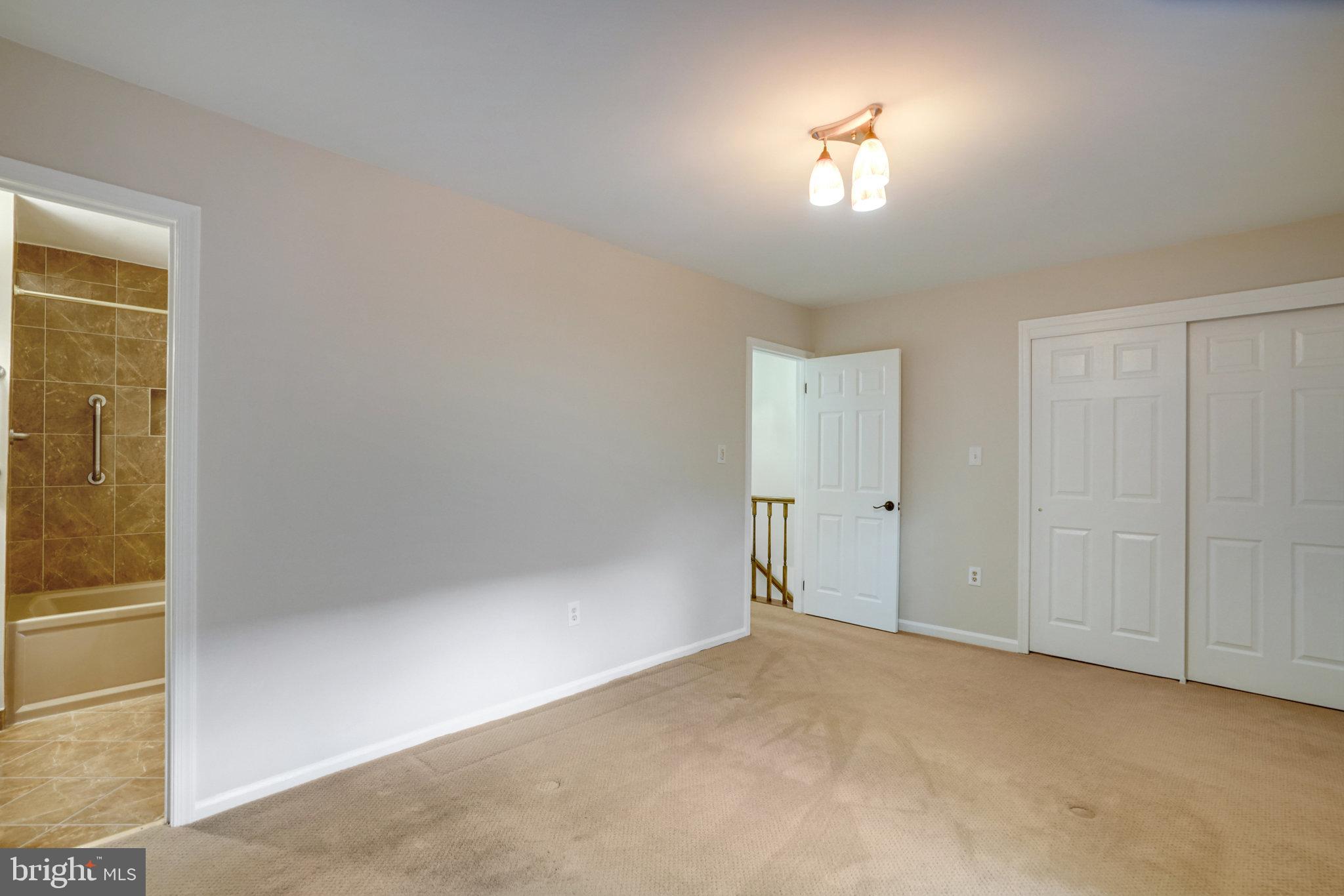 2540 South Walter Reed Drive, Unit 4 Arlington, VA 22206 - Photo 25 of 40 a view of empty room