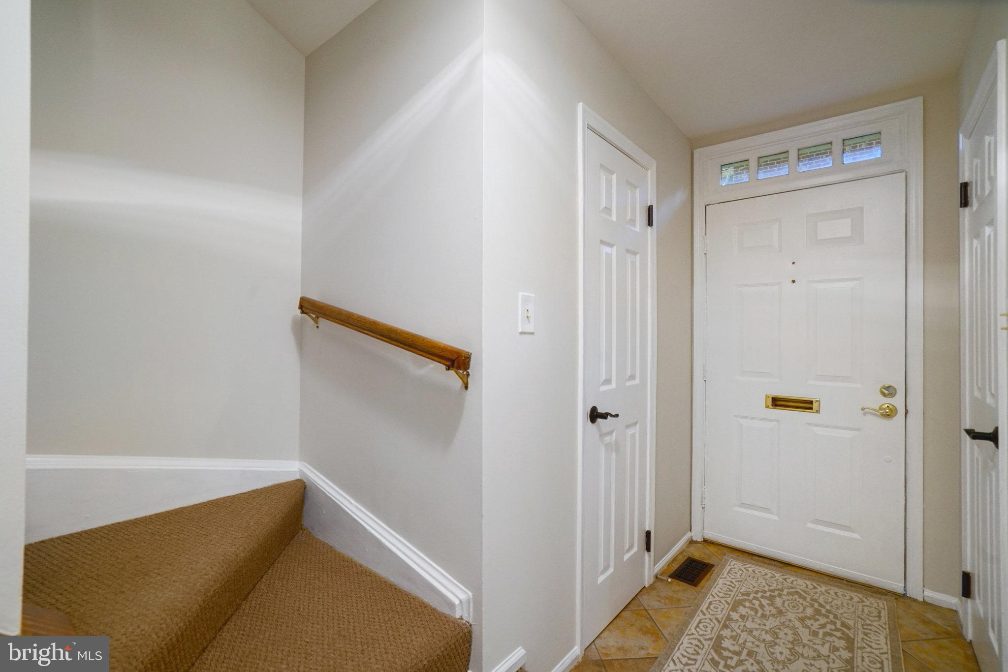 2540 South Walter Reed Drive, Unit 4 Arlington, VA 22206 - Photo 9 of 40 a view of bathroom