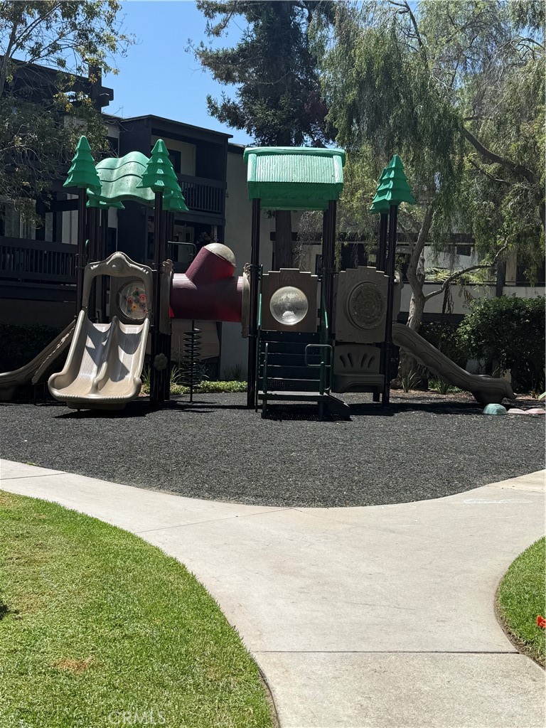 7740 Redlands Street, Unit G3091 Playa del Rey, CA 90293 - Photo 33 of 40 PLAYGROUND