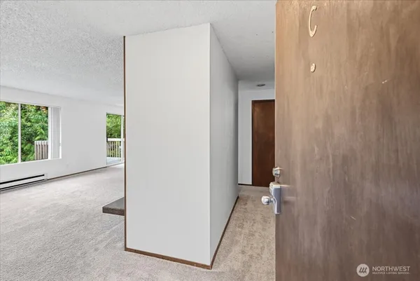 $1,850 | 19433 28th Avenue Northeast, Unit C, Lake Forest Park, WA 98155