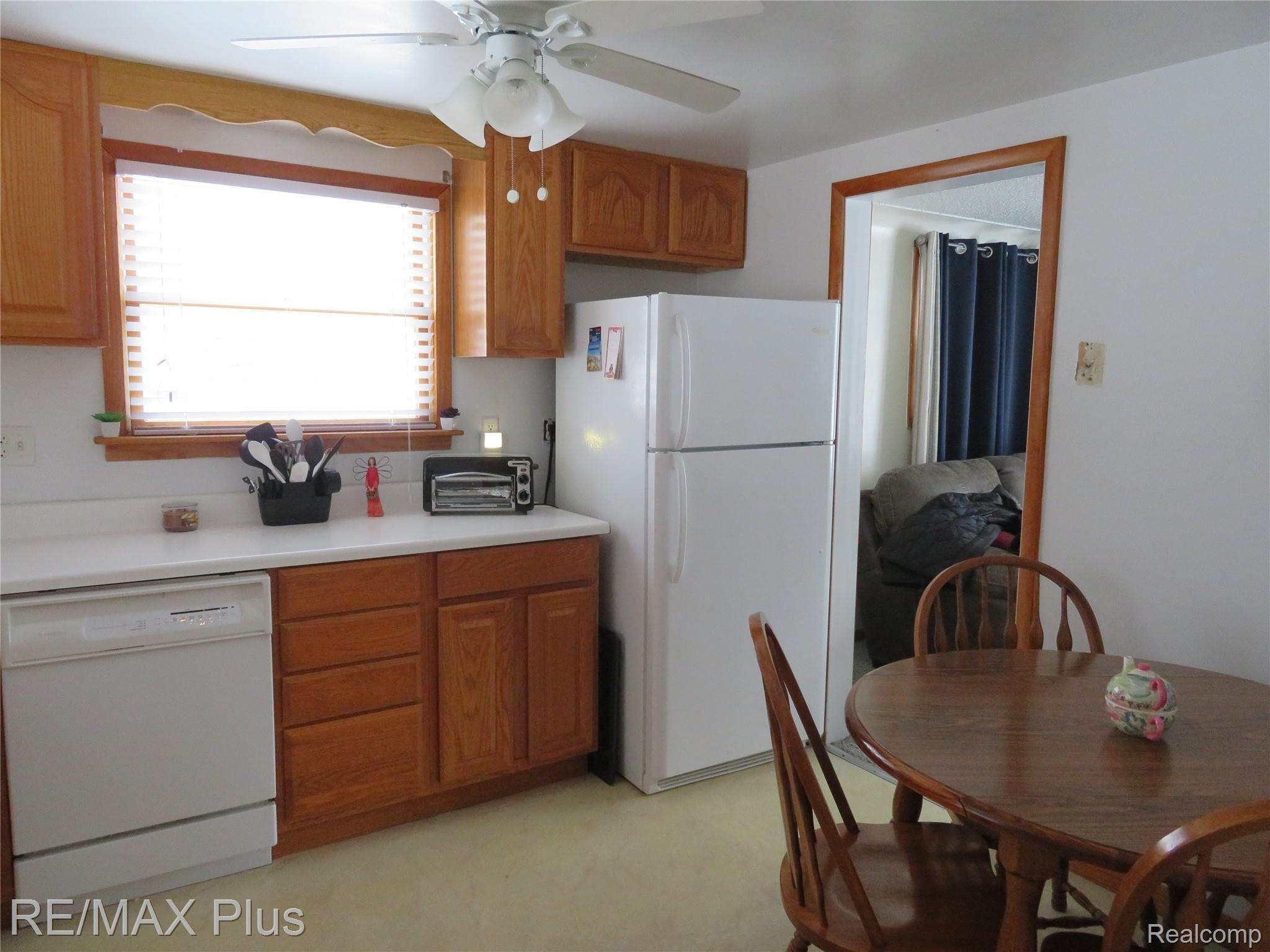 2019 Belsay Road Burton, MI 48519 - Photo 2 of 22 IMG_3194.JPG