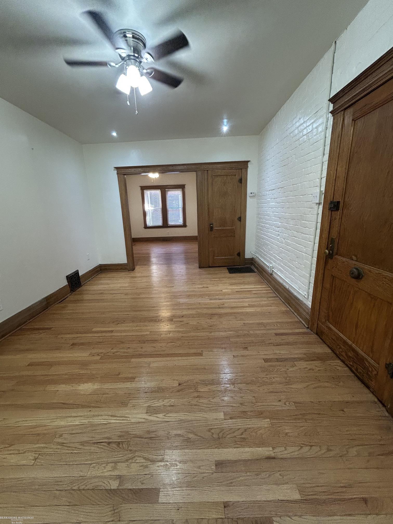4766 Commonwealth Street Detroit, MI 48208 - Photo 6 of 23 50209809-63c1afa6-5a28-4b77-9e43-ed381d38839a.JPG