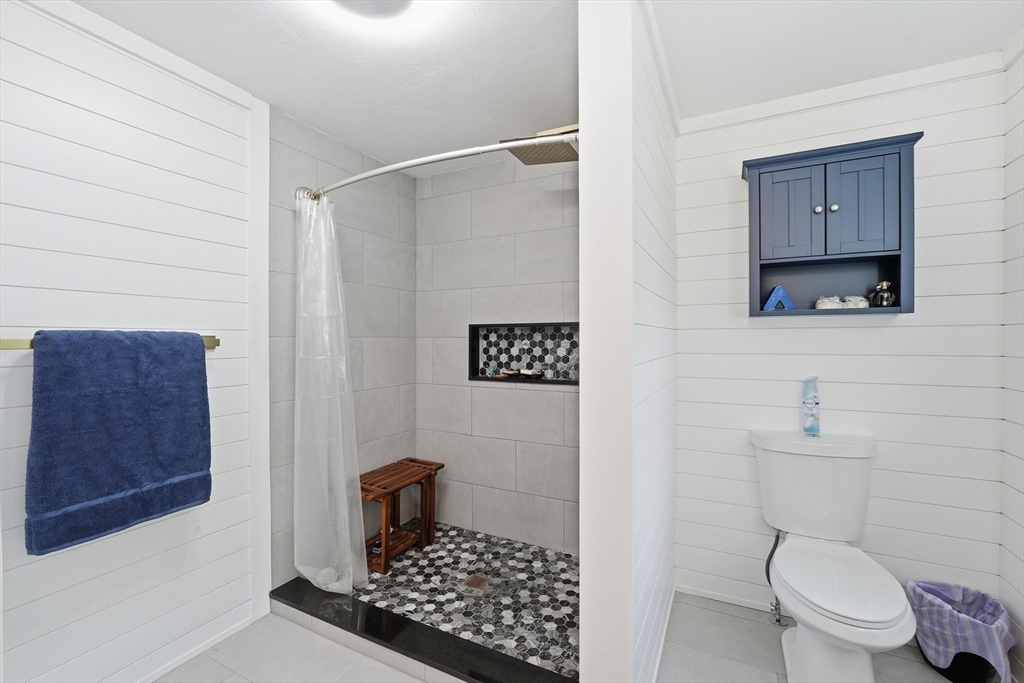 7 Hartwell Road Oxford, MA 01537 - Photo 20 of 42