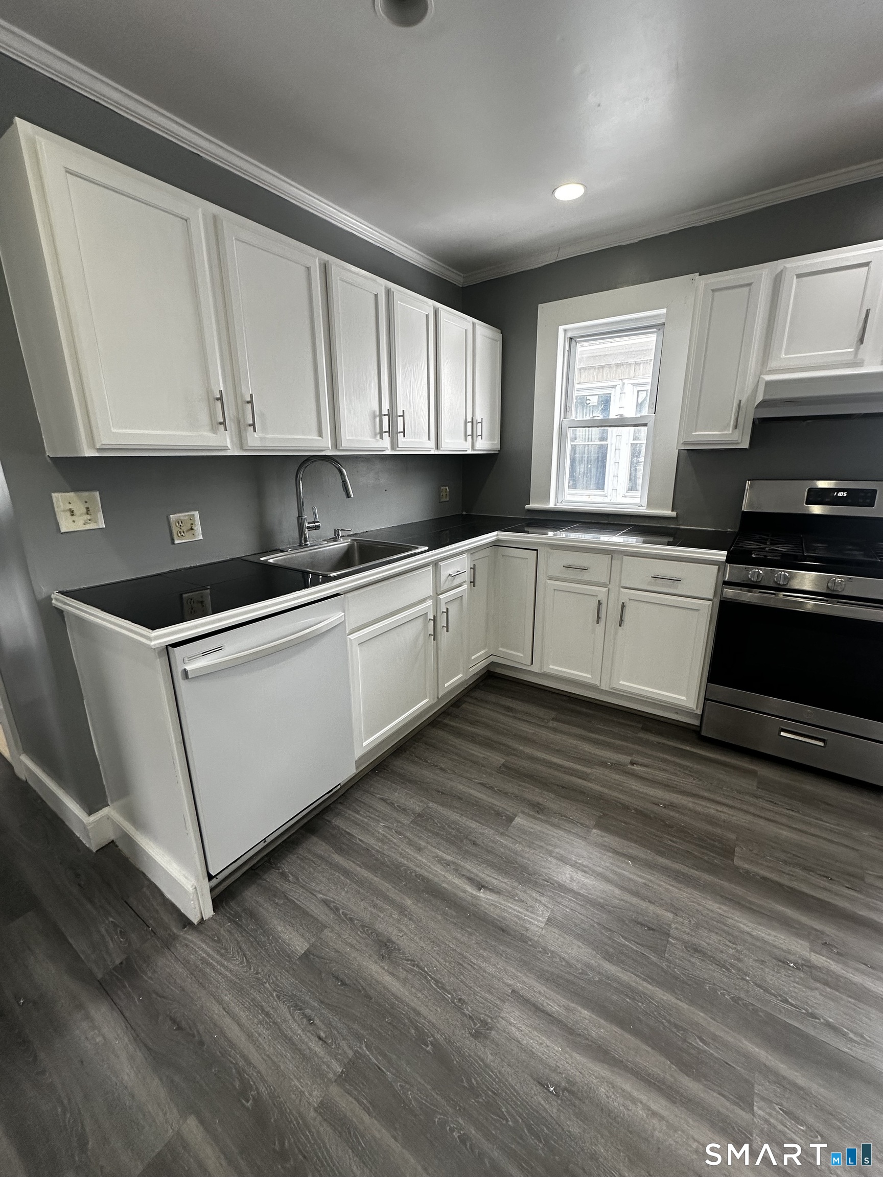 145 Lenox Avenue, Unit 2 Bridgeport, CT 06605 - Photo 6 of 10